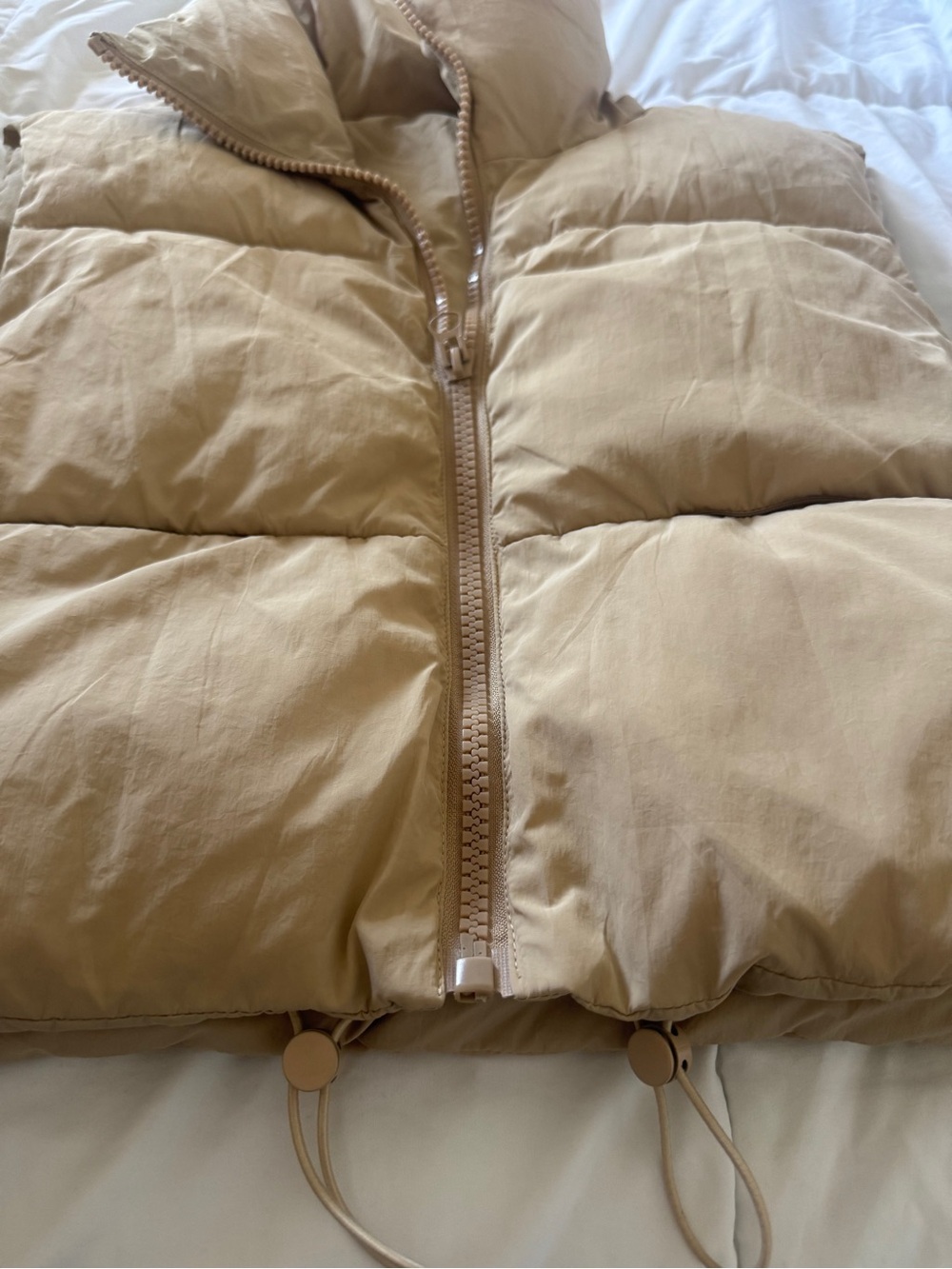 Amazon Beige Puffer Vest with High Collar - Picture 5 of 6